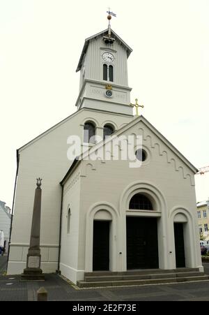 Reykjavik, Islanda - 20 giugno 2019 - la vista di Domkirkja, la chiesa più antica della città Foto Stock