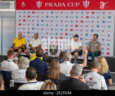 Auckland, Nuova Zelanda, 14 gennaio 2021 - i skipper della Prada Cup e il direttore di gara Ian Murray partecipano alla conferenza stampa di apertura della Prada Cup che inizia venerdì 15 gennaio. Da sinistra: Direttore di gara Murray, Max Sirena, skipper di Luna Rossa Prada Perelli, trofeo Prada Cup, Terry Hutchinson, skipper di American Magic del New York Yacht Club e Sir ben Ainslie, skipper di Britannia dell'INEOS Team UK. Il concorso Prada Cup ha fatto sfociare nelle tre squadre che gareggiano per la possibilità di sfidare i possessori, Team New Zealand, per la 36a America's Cup di marzo 2021. Credito: RO Foto Stock