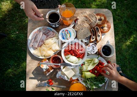 Praga, Repubblica Ceca - 5 agosto 2018: Colazione tipica nella campagna ceca Foto Stock