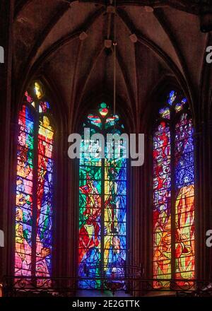 Francia, dipartimento della Mosella, Lorena, città di Metz, vetrate sulla Cattedrale neoclassica di Santo Stefano di Metz, è uno storico romano cattolico ca Foto Stock