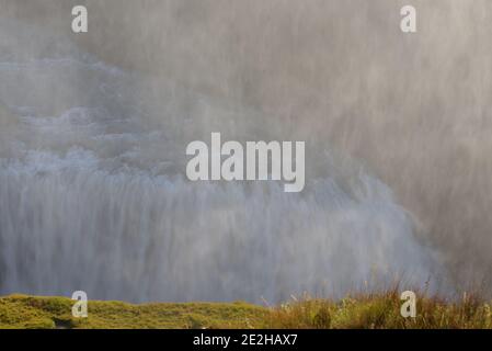 Cascata Gullfoss nel mezzo dell'Islanda Foto Stock