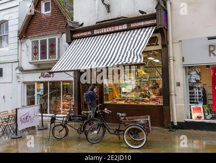 Pritchetts Family Butchers on Fish Row, Salisbury, Wiltshire, Regno Unito. Foto Stock