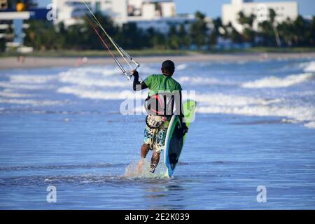 Kite surf, Joao Pessoa, Paraíba stato, Brasile Foto Stock