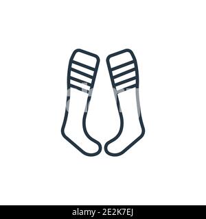 Icona vettore contorno SOCKS. Sottile linea nera calzini icona, vettore piatto semplice elemento illustrazione dal concetto di calcio modificabile tratto isolato su bianco Illustrazione Vettoriale