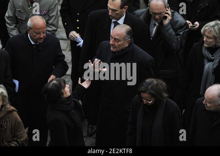 Fadela Amara, Jacques Chirac al funerale dell'ex ministro e oratore del parlamento Philippe Seguin alla chiesa di Saint-Louis des Invalides a Parigi, Francia il 11 gennaio 2010. Foto di Christophe Guibbaud/ABACAPRESS.COM Foto Stock