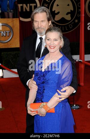 Jeff Bridges e la moglie Susan Geston al 16° schermo Actor Guild Awards, tenutosi presso la Shrine Exhibition Hall di Los Angeles, CA, USA il 23 gennaio 2010. Foto di Lionel Hahn/ABACAPRESS.COM Foto Stock