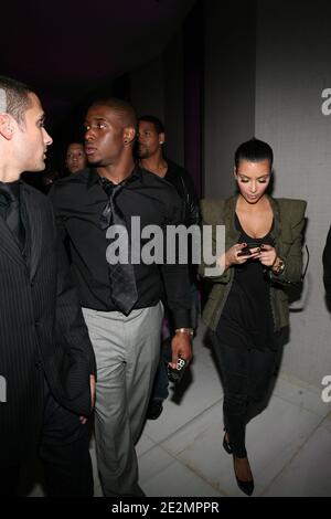 Kim Khardashian e Reggie Bush partecipano al P Diddy Super Bowl party a South Beach Miami, FL, USA il 7 febbraio 2010. Foto di Tim Grant/ABACAPRESS.COM (nella foto: Kim Khardashian, Reggie Bush) Foto Stock