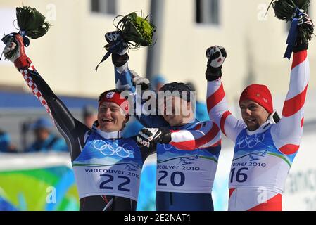 (L-R) la medaglia d'argento croata Ivica Kostelic, vincitrice degli Stati Uniti Bode Miller e medaglia di bronzo svizzera Silvan Zurbriggen festeggiano sul podio durante la cerimonia dei fiori della corsa super combinata di slalom maschile dei Giochi Olimpici invernali di Vancouver 2010 XXI al parco Creekside di Whistler, Canada, il 21 febbraio 2010. Foto di Gouhier-Hahn-Nebinger/ABACAPRESS.COM Foto Stock