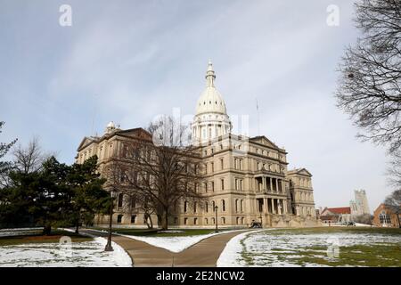 Lansing, MI, Stati Uniti. 14 gennaio 2021. Il Campidoglio del Michigan a Lansing, Michigan, il 14 gennaio 2021. Credit: Jeff Kowalsky/ZUMA Wire/Alamy Live News Foto Stock