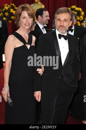 Christoph Waltz con la moglie Judith Holste che arriva alla cerimonia di premiazione dell'Accademia, tenutasi al Kodak Theatre di Los Angeles, CA, USA il Match 07, 2010. Foto di Lionel Hahn/ABACAPRESS.COM (nella foto: ) Foto Stock