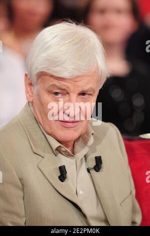 Jacques Perrin lors de l'enregistrement de l'emission Vivement Dimanche a Paris, France, le 13 janvier 2010. Photo Max Colin/ABACAPRESS.COM Foto Stock