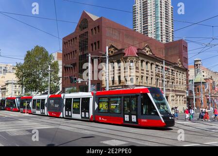 Sistema ferroviario leggero di Sydney che attraversa George Street all'Haymarket Sydney Australia Foto Stock