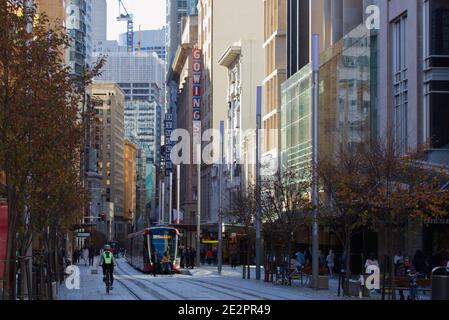 Sistema di trasporto pubblico della ferrovia leggera di Sydney su George Street Sydney Australia Foto Stock