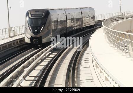 La metropolitana di Doha è uno dei mezzi rapidi di trasporto di Doha, Qatar. È veloce, sicuro, ecologico ed economico per i passeggeri. Foto Stock