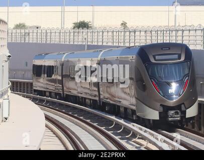 La metropolitana di Doha è uno dei mezzi rapidi di trasporto di Doha, Qatar. È veloce, sicuro, ecologico ed economico per i passeggeri. Foto Stock