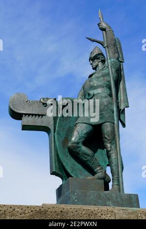 Reykjavik, Islanda - 21 giugno 2019 - la vista della statua di Arnarholl nella città Foto Stock