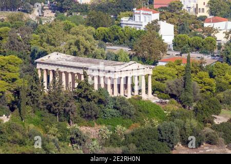 Vista del Tempio di Efesto dall'Acropoli di Atene, Grecia. Foto Stock