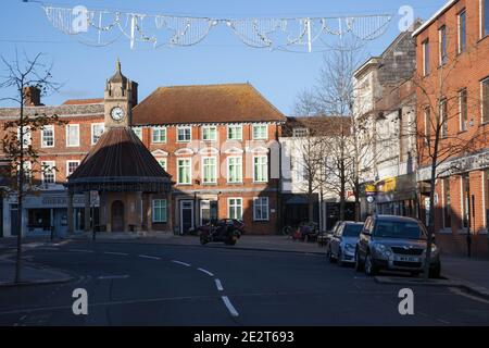 Edifici sulla Broadway a Newbury nel Regno Unito, presi il 19 novembre 2020 Foto Stock