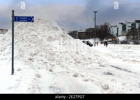 La tempesta di neve Toini porta la regione di Helsinki e Uusimaa fino a 57 cm di neve nel gennaio 12-13. Helsinki, Finlandia. 14 gennaio 2021. Foto Stock