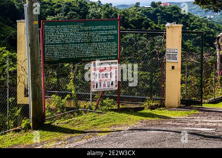 Codice di abbigliamento per i visitatori della prigione di sua Maestà: Sono vietate le macchine fotografiche e i telefoni cellulari. Richmond Hill Prison (la sua maestà inn) è la prigione di stato di Grenada a Saint George's, capitale di Grenada Foto Stock