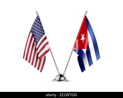 Desk bandiere, Stati Uniti d'America e Cuba, isolato su sfondo bianco. Immagine 3D Foto Stock