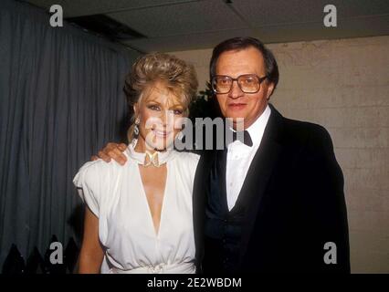 Barbara Eden e Larry King 1987 Credit: Ralph Dominguez/MediaPunch Foto Stock