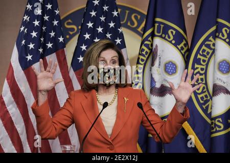 Washington, Distretto di Columbia, Stati Uniti. 15 gennaio 2021. LA Presidente DELLA Camera DEGLI STATI UNITI NANCY PELOSI (D-CA) tiene la sua conferenza stampa settimanale sull'impeachment di TrumpÃs oggi il 15 gennaio 2021 a Capitol Hill/Studio A a a Washington DC, USA. Credit: Lenin Nolly/ZUMA Wire/Alamy Live News Foto Stock