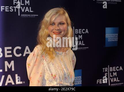 L'attrice/regista Kirsten Dunst partecipa a Shorts: 'Tra le linee' durante il 2010 Tribeca Film Festival al Village East Cinema di New York City, NY, USA il 23 aprile 2010. Photo by: S.Vlasic/ABACAPRESS.COM (pictured: Kirsten Dunst) Foto Stock