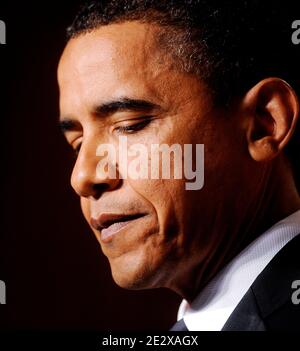 Il presidente DEGLI STATI UNITI Barack Obama guarda sopra durante la cena della White House Corresidents' Association al Washington Hilton a Washington, DC, USA il 01 2010 maggio.(nella foto: Barack Obama) Foto di Olivier Douliery/ABACAPRESS.COM Foto Stock