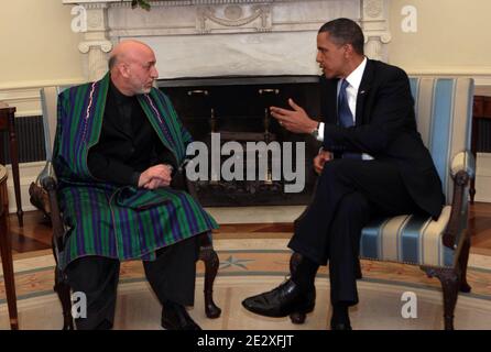 Il presidente AMERICANO Barack Obama e il presidente dell'Afghanistan Hamid Karzai si incontrano nell'Ufficio ovale della Casa Bianca a Washington DC, USA il 12 maggio 2010. Foto di Dennis Brack/ABACAPRESS.COM Foto Stock