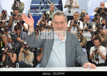 Stephen Frears partecipa alla Photocall 'Tamara Drewe' durante il 63° Festival del Cinema di Cannes, in Francia, il 18 maggio 2010. Foto di Hahn-Nebinger-Orban/ABACAPRESS.COM Foto Stock