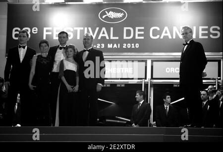 Viktor Nemets, regista Sergei Loznitsa, Olga Shuvalova e ospite in arrivo per la proiezione di 'Schastye Moe' presentato in concorso durante il 63° Festival del Cinema di Cannes, in Francia, il 19 maggio 2010. Foto di Hahn-Nebinger-Orban/ABACAPRESS.COM Foto Stock