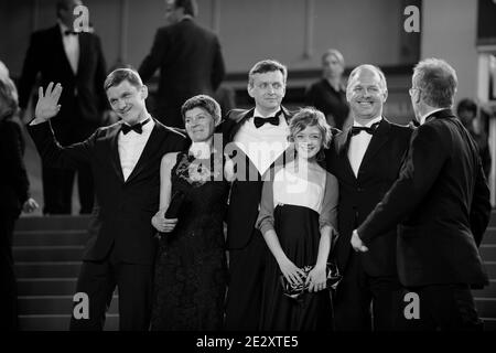 Viktor Nemets, regista Sergei Loznitsa, Olga Shuvalova e ospite in arrivo per la proiezione di 'Schastye Moe' presentato in concorso durante il 63° Festival del Cinema di Cannes, in Francia, il 19 maggio 2010. Foto di Hahn-Nebinger-Orban/ABACAPRESS.COM Foto Stock