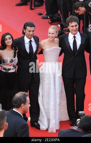 L-R : attrice Liraz Charhi, attore Khaled Nabawy, attrice Naomi Watts, regista Doug Liman arriva per la proiezione del film di Doug Liman 'Fair Game' durante il 63° Festival del Cinema di Cannes a Cannes, nel sud della Francia, il 20 maggio 2010. Foto di Ammar Abd Rabbo/ABACAPRESS.COM Foto Stock