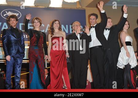 L'attore italiano Giorgio Colangeli, l'attrice italiana Alina Berzenteanu, l'attore italiano Marius Ignat, l'attrice italiana Isabella Ragonese, il regista italiano Daniele Luchetti, l'attrice italiana Stefania Montorsi e l'attore italiano Raoul Bova in arrivo per la proiezione di 'la nostra vita' presentata in concorso durante il 63° Festival di Cannes, Francia il 20 maggio 2010. Foto di Nicolas Genin/ABACAPRESS.COM Foto Stock