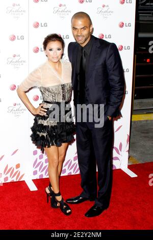 EVA Longoria Parker e Tony Parker in arrivo per la LG Fashion Touch Launch Party tenutasi alla SoHo House di West Hollywood, California, il 24 maggio 2010. Foto di Wade Blaine/ABACAPRESS.COM (nella foto: EVA Longoria Parker, Tony Parker) Foto Stock