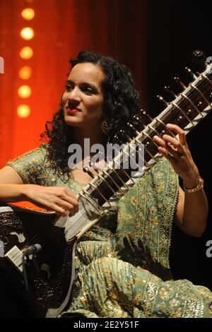 Anoushka Shankar si esibisce a Ginevra il 29 maggio 2010. Foto di Loona/ABACAPRESS.COM Foto Stock