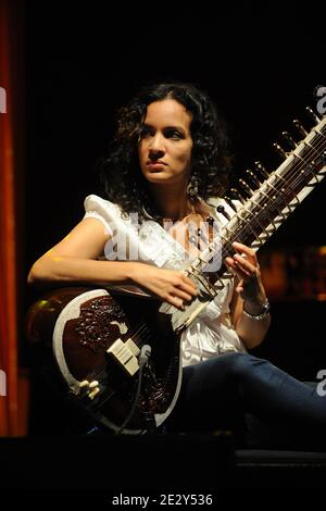 Anoushka Shankar si esibisce a Ginevra il 29 maggio 2010. Foto di Loona/ABACAPRESS.COM Foto Stock