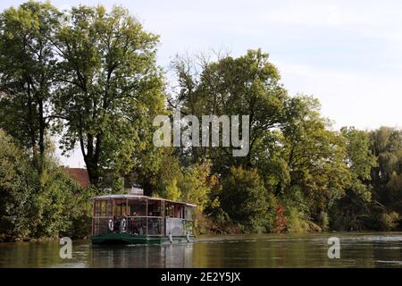 Crociera sul fiume Ljubljanica in Slovenia Foto Stock