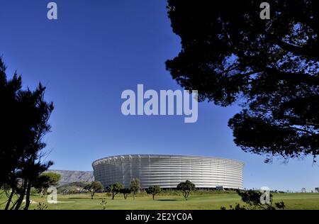 Atmosfera con i tifosi vicino al Green Point Stadium di Capetown, Sud Africa, il 11 giugno 2010. La Francia suonerà l'Uruguay a Capetown nella sua partita di apertura del gruppo A il 11 giugno, il Messico a Polokwane il 17 giugno e il Sudafrica a Bloemfontein il 22 giugno. Foto di Christophe Guibbaud/Cameleon/ABACAPRESS.COM Foto Stock