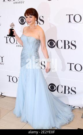 Catherine Zeta-Jones si pone nella sala media durante il 64° Tony Awards annuale al LA Sports Club di New York City, NY, USA il 13 giugno 2010. (Foto : ) Foto di Donna Ward/ABACAPRESS.COM Foto Stock