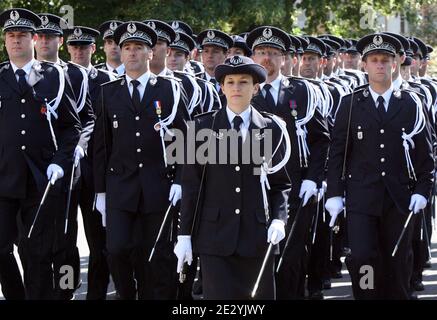 Battesimo della promozione dei capitani di polizia 'aurice Grimaud' da parte del Ministro degli interni, dei Dipartimenti d'oltremare e dell'Amministrazione Territoriale francese Brice Hortefeux nella Scuola Nazionale di polizia superiore (ENSP) a Saint Cyr au Mont d'Or, vicino a Lione, Francia il 21 giugno 2010. Foto di Vincent Dargent/ABACAPRESS.COM Foto Stock