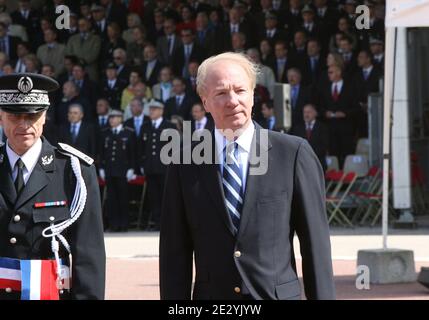 Battesimo della promozione dei capitani di polizia 'aurice Grimaud' da parte del Ministro degli interni, dei Dipartimenti d'oltremare e dell'Amministrazione Territoriale francese Brice Hortefeux nella Scuola Nazionale di polizia superiore (ENSP) a Saint Cyr au Mont d'Or, vicino a Lione, Francia il 21 giugno 2010. Foto di Vincent Dargent/ABACAPRESS.COM Foto Stock