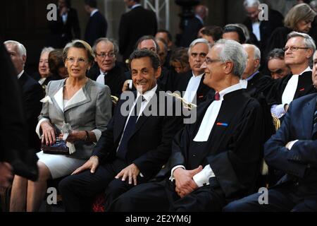 Il Ministro della Giustizia Michele Alliot-Marie e il Presidente francese Nicolas Sarkozy partecipano ad una cerimonia commemorativa del bicentenario del foro di Parigi, presso la Sala della Giustizia di Parigi, in Francia, il 24 giugno 2010. Foto di Mousse/ABACAPRESS.COM Foto Stock