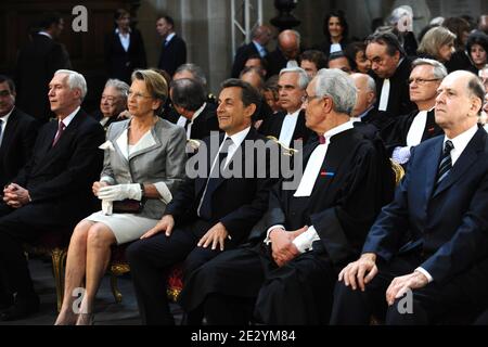 Il Ministro della Giustizia Michele Alliot-Marie e il Presidente francese Nicolas Sarkozy partecipano ad una cerimonia commemorativa del bicentenario del foro di Parigi, presso la Sala della Giustizia di Parigi, in Francia, il 24 giugno 2010. Foto di Mousse/ABACAPRESS.COM Foto Stock