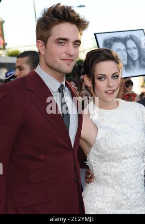 "Robert Pattinson e Kristen Stewart partecipano alla prima di "The Twilight Saga: Eclipse" parte del Los Angeles Film Festival 2010. Los Angeles, 24 giugno 2010. (Nella foto: Robert Pattinson, Kristen Stewart). Foto di Lionel Hahn/ABACAPRESS.COM' Foto Stock