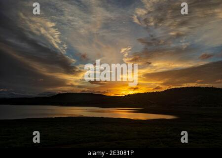 Alba sul lago Callide, Biloela, Queensland, Queensland, Queensland, Australia Foto Stock