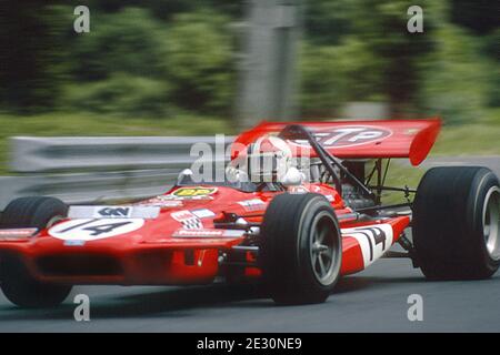 Chris AMON guida l'auto di F1 marzo-Ford a piena velocità durante il Gran Premio di Francia 1970, nel circuito di Charade vicino a Clermont-Ferrand. Foto Stock