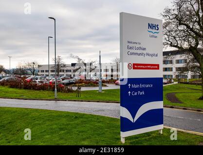 East Lothian Community Hospital, Haddington, Scotland, UK, che è un centro di vaccinazione per la somministrazione del programma di vaccino del coronavirus Foto Stock