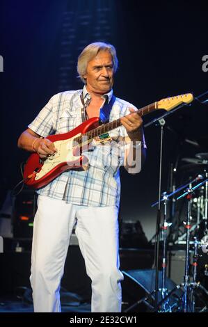 Billy Cobham e John McLaughlin si esibiscono dal vivo durante il Montreux Jazz Festival di Montreux, Svizzera, il 3 luglio 2010. Foto di Loona/ABACAPRESS.COM Foto Stock